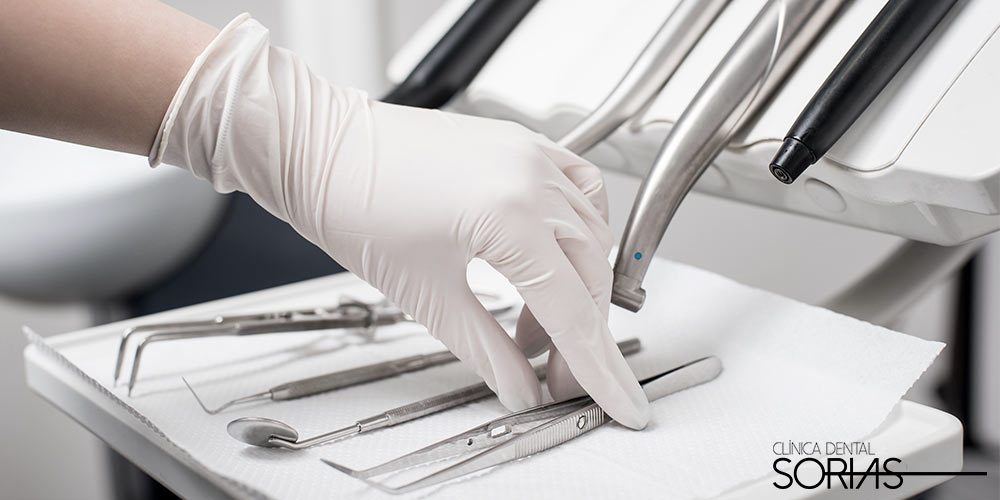 Herramientas de dentista para evitar caries