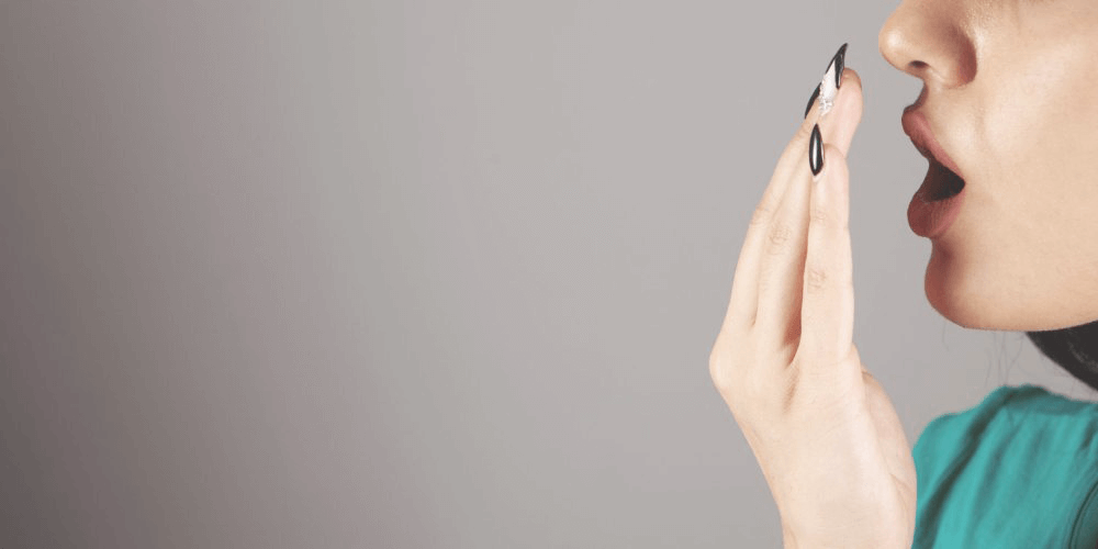 Clínica Dental Sorias - Blog - Mal sabor de boca después de lavarte los dientes - Mal aliento