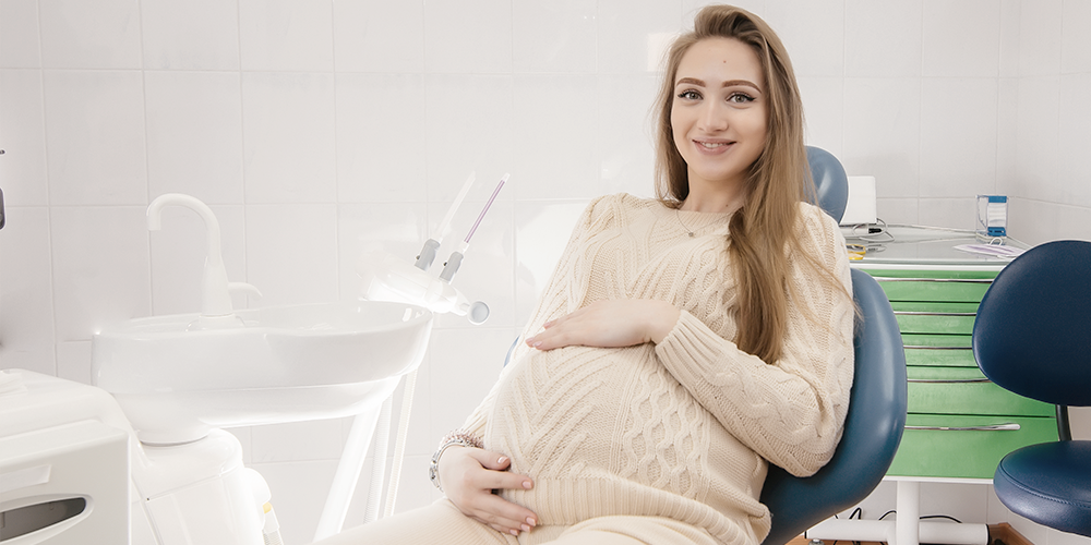 Mujer embarazada en el dentista - Clínica odontológica Sorias - Salamanca