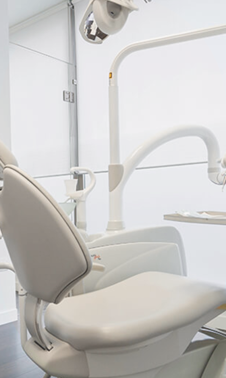 Sillón dental blanco