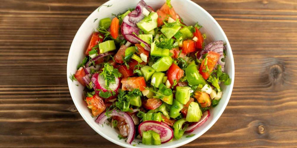 Ensalada con verduras frescas